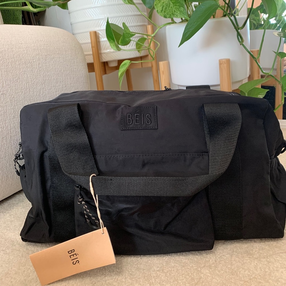 Beis sports duffle bag